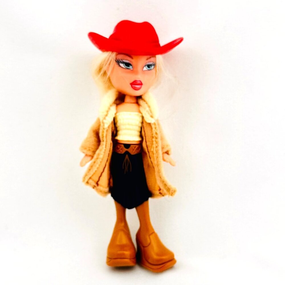 Bratz 2003 Cloe McDonald's Toy Bratz Doll w/Removable Coat